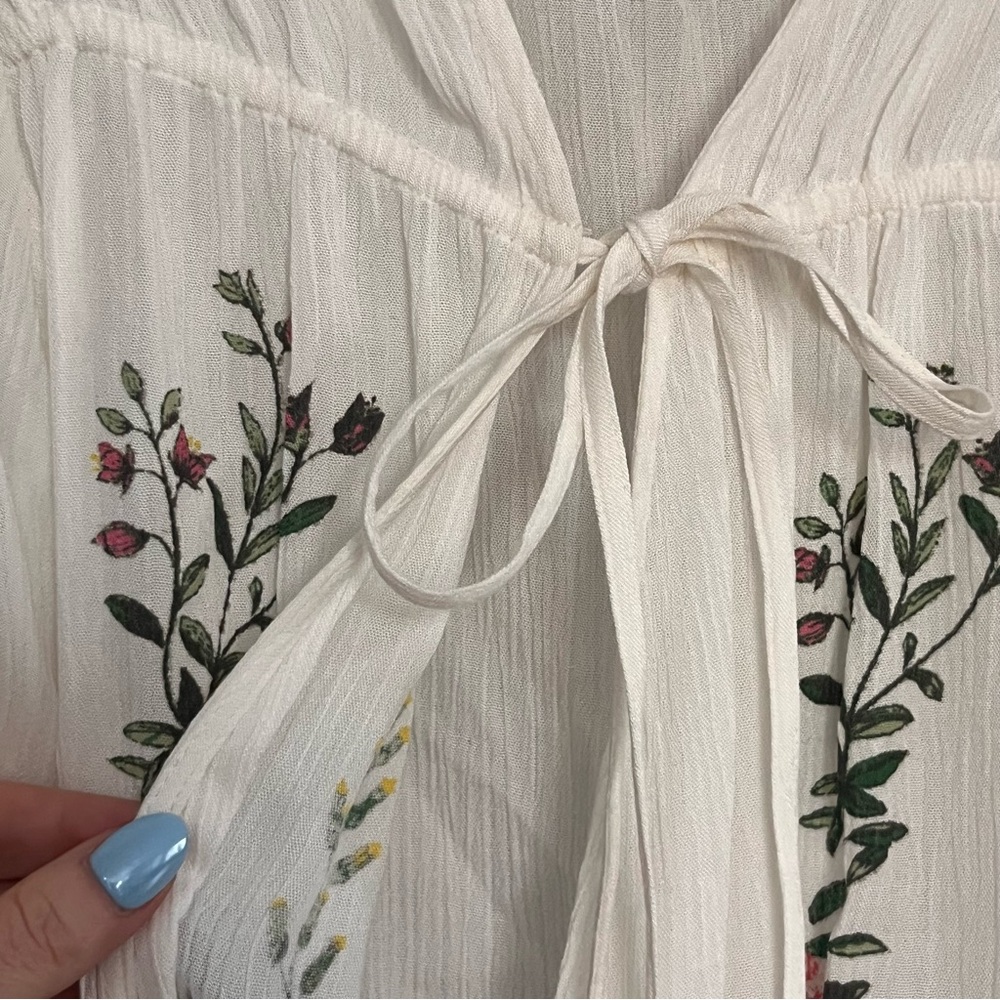 NEW O'Neill White sheer Blouse with Floral Embroidery MSRP $54 - Picture 4 of 10